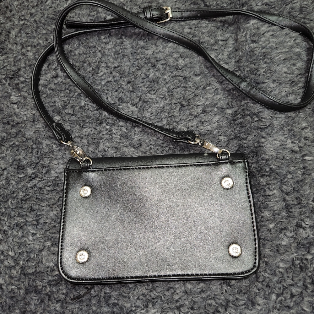 Nine West crossbody - Picture 3 of 3